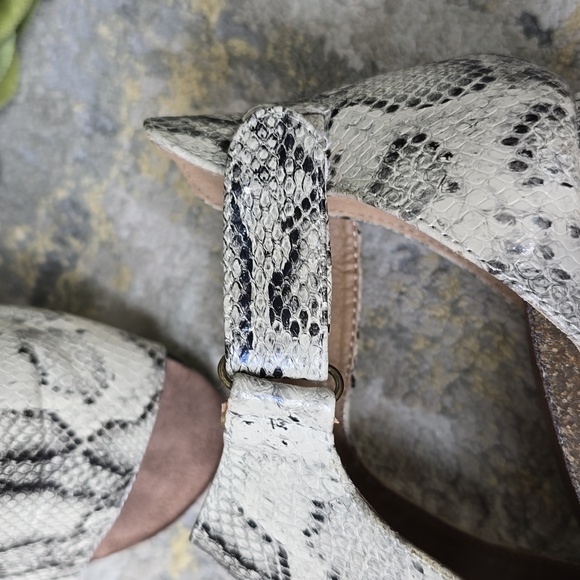 Jolimall Snakeskin Wedge - Picture 8 of 10